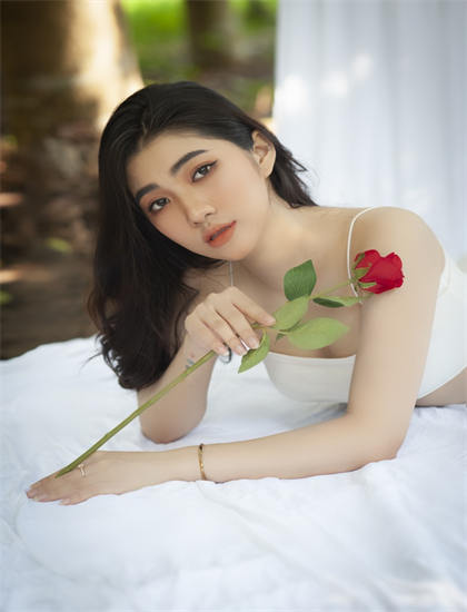 自拍亚洲欧美另类_天天看特色大片视频_异装癖的女人